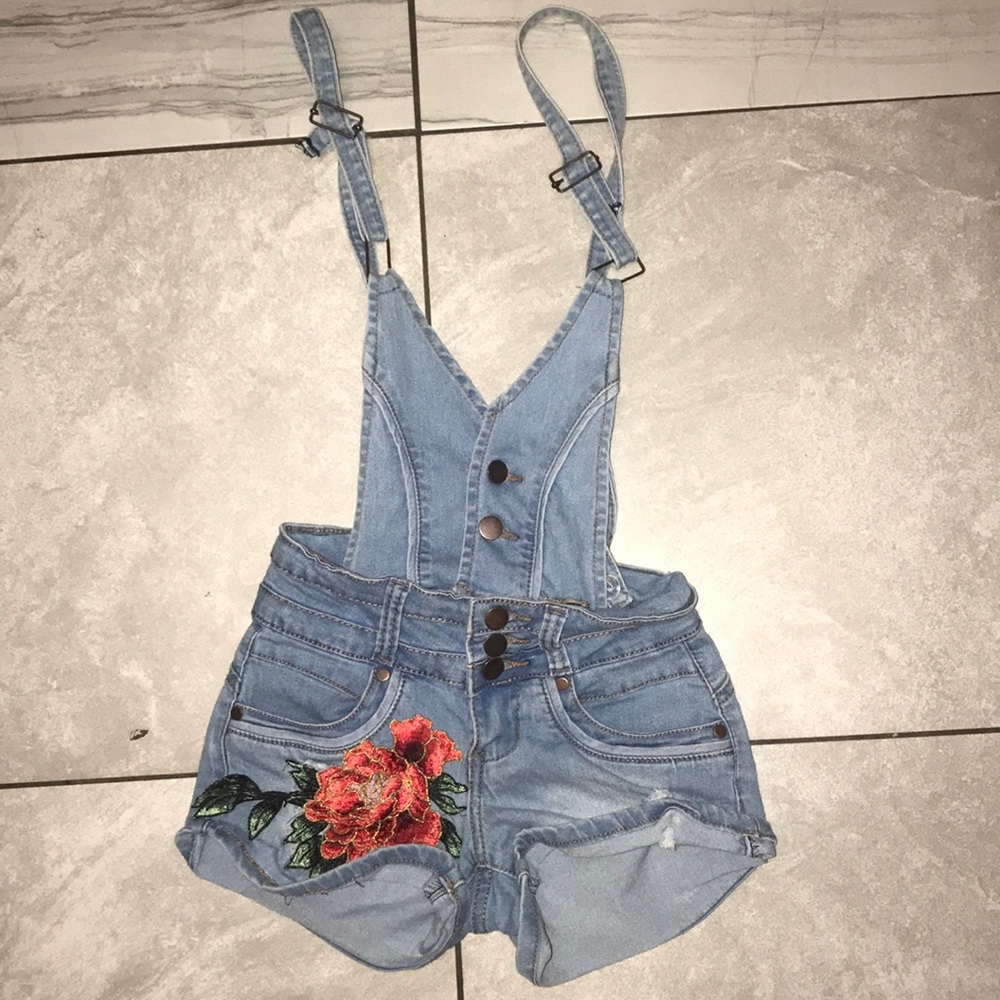 Super cute high waisted overalls